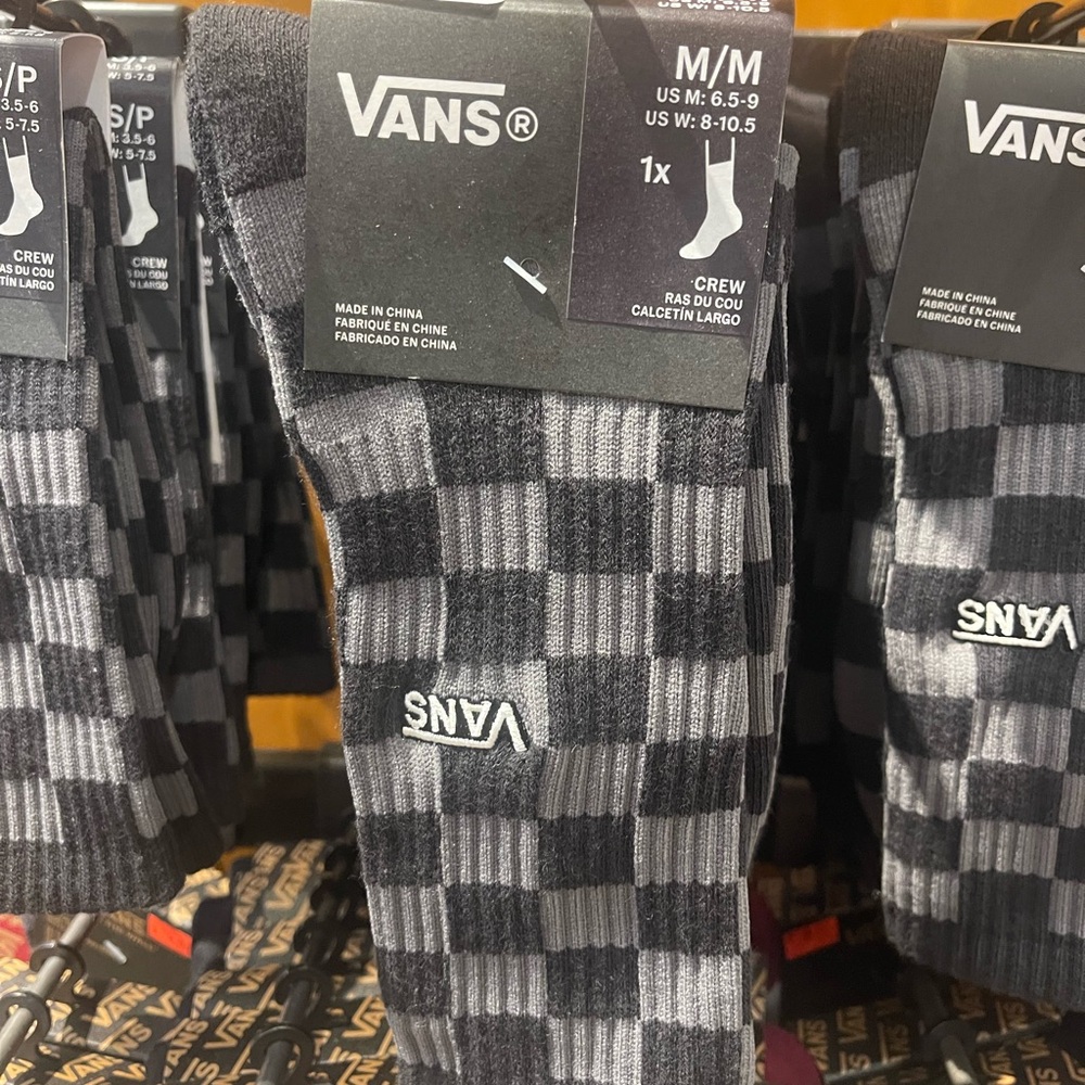 Vans Checkerboard Pewter / Black Crew Socks (1 pair)
Monochrome Checkered Crew - Picture 15 of 16